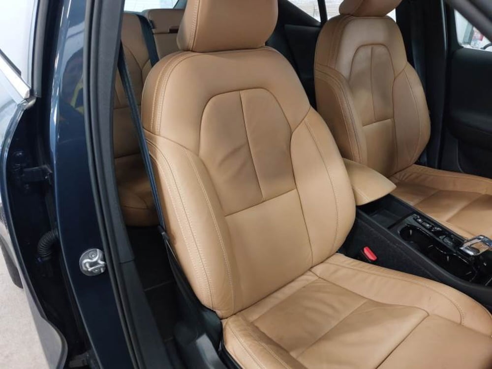 Volvo XC40 usata a Salerno (12)