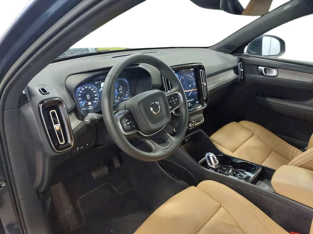 Volvo XC40 usata a Salerno (9)