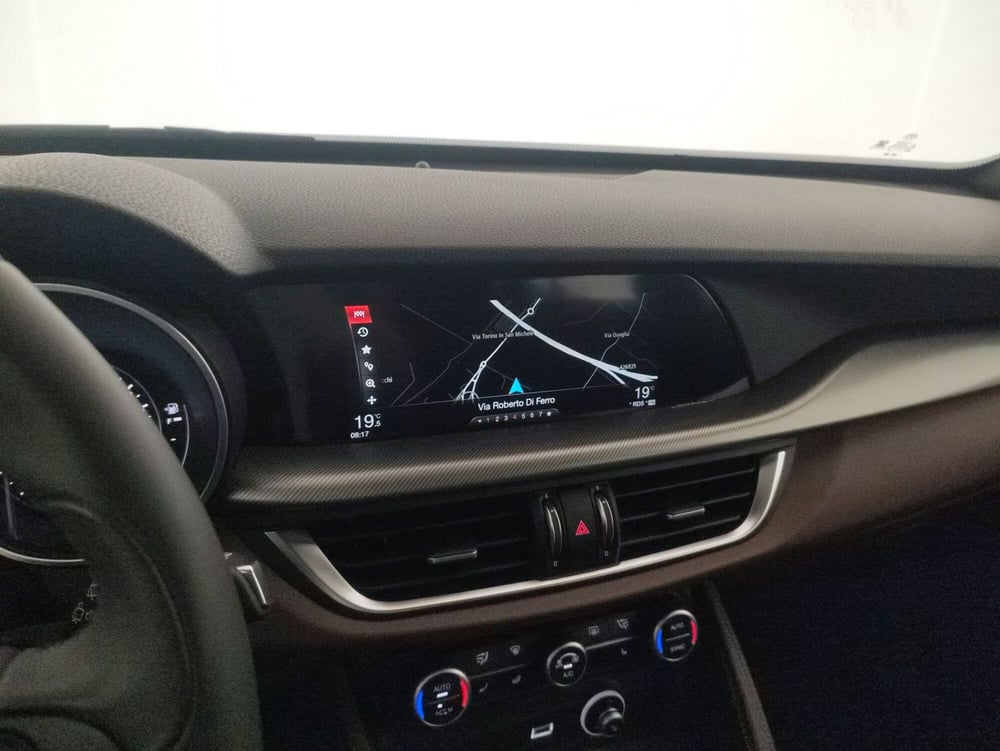 Alfa Romeo Stelvio usata a Alessandria (12)