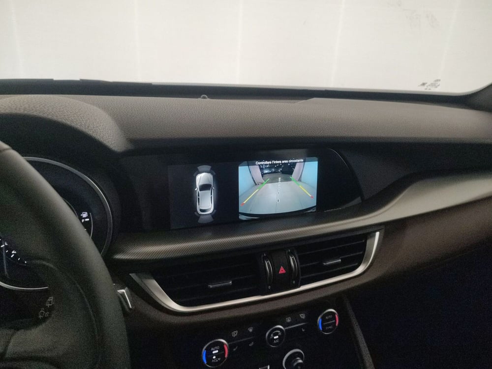 Alfa Romeo Stelvio usata a Alessandria (13)