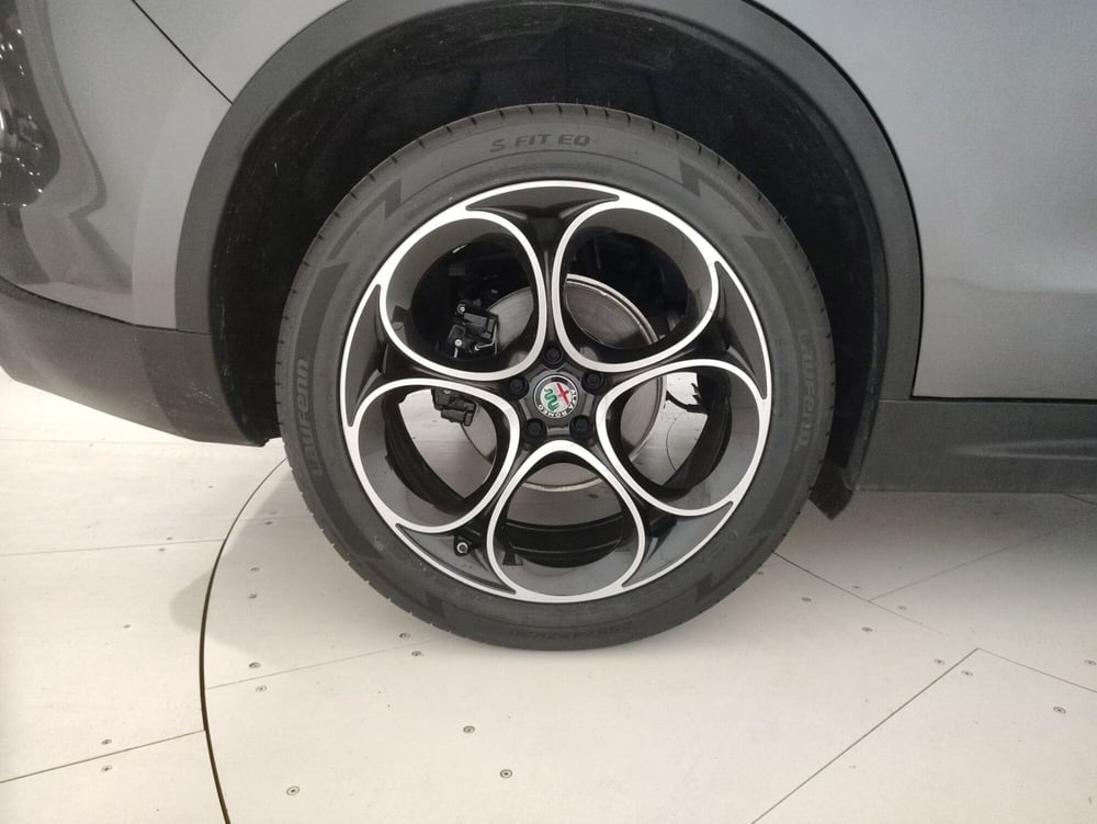 Alfa Romeo Stelvio usata a Alessandria (14)