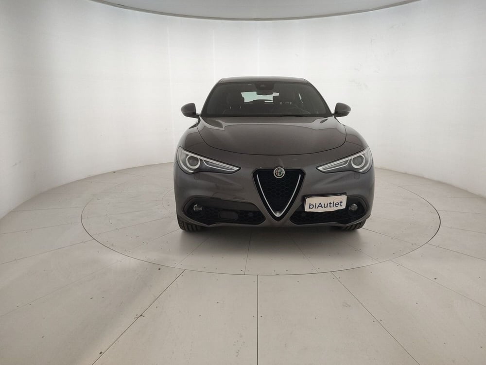 Alfa Romeo Stelvio usata a Alessandria (2)