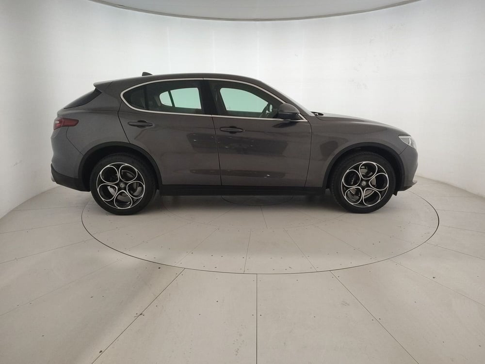 Alfa Romeo Stelvio usata a Alessandria (5)