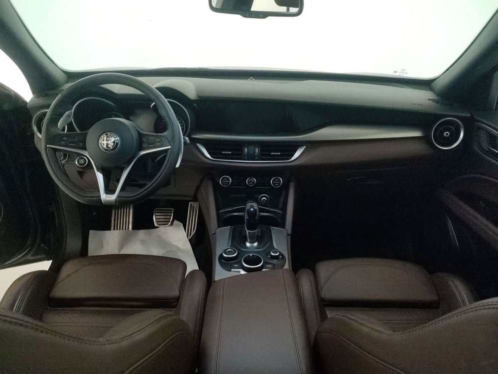 Alfa Romeo Stelvio usata a Alessandria (8)