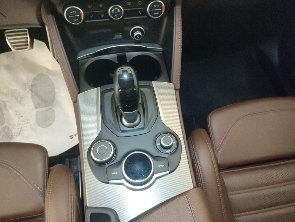 Alfa Romeo Stelvio usata a Alessandria (9)
