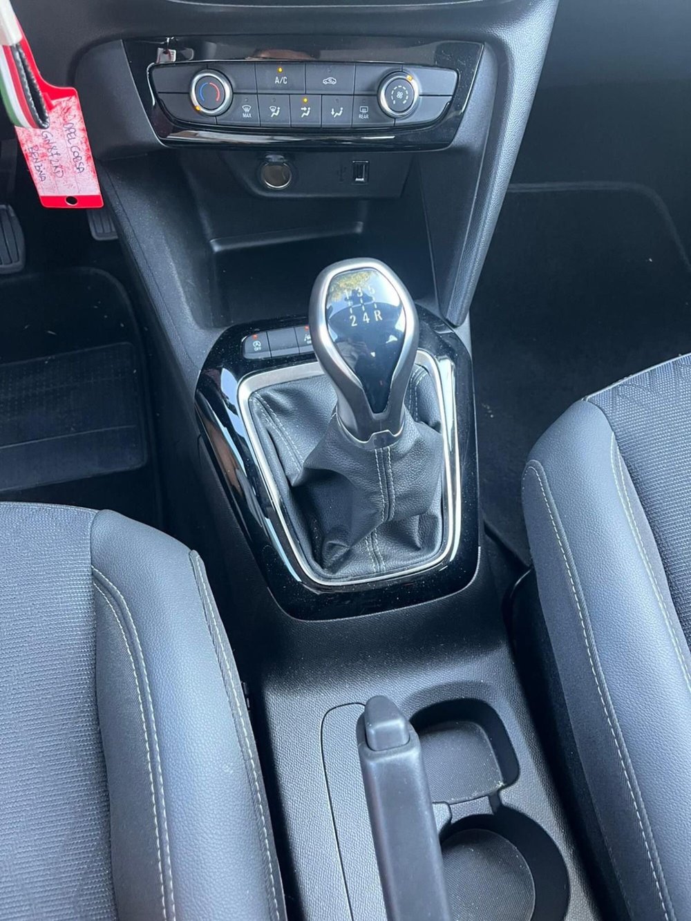 Opel Corsa usata a Milano (18)