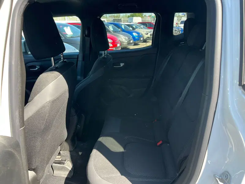 Jeep Renegade usata a Milano (13)