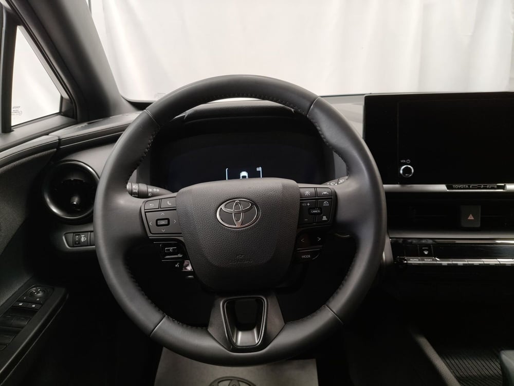 Toyota Toyota C-HR usata a Roma (10)