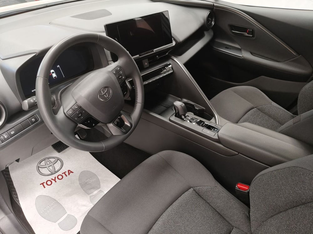 Toyota Toyota C-HR usata a Roma (11)