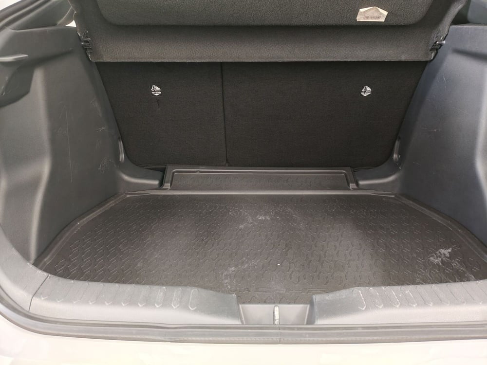 Toyota Toyota C-HR usata a Roma (12)