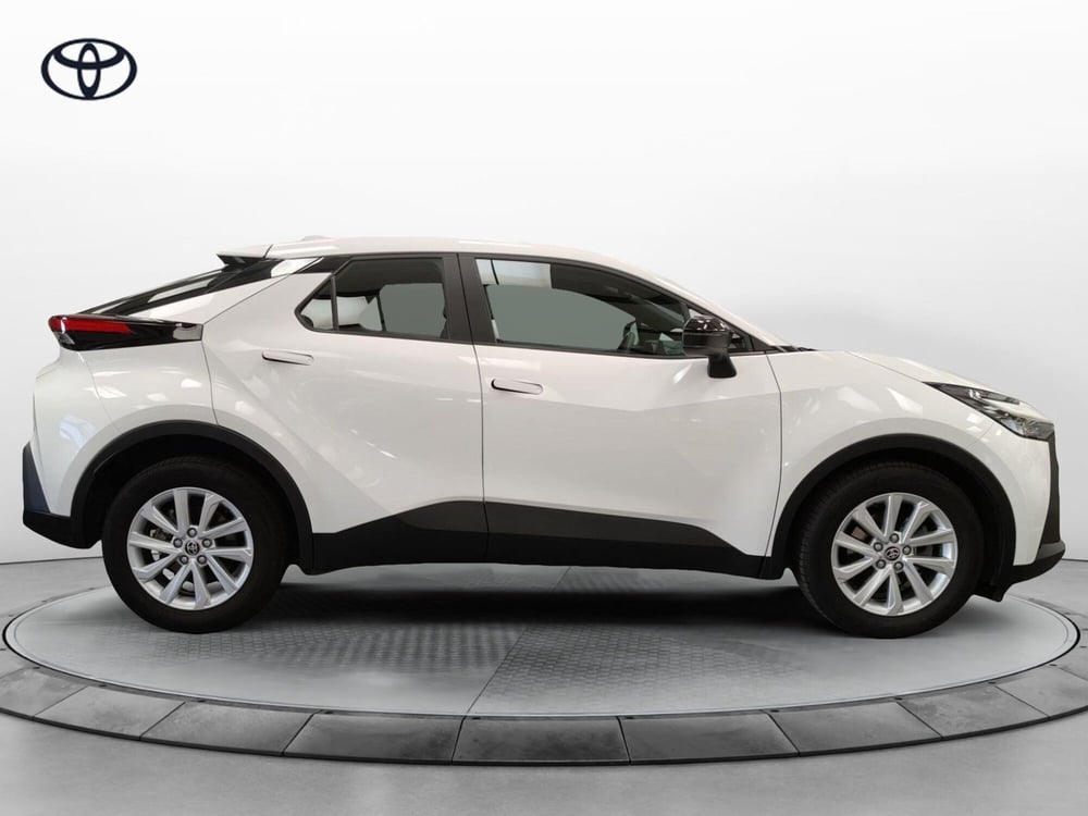 Toyota Toyota C-HR usata a Roma (16)