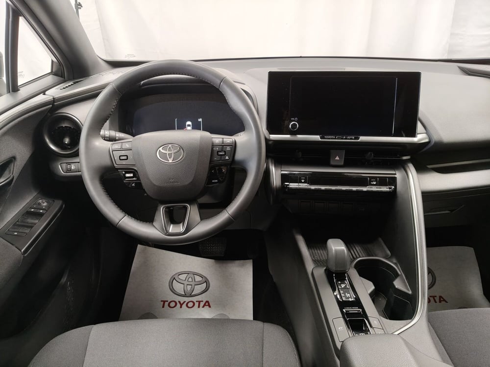 Toyota Toyota C-HR usata a Roma (9)