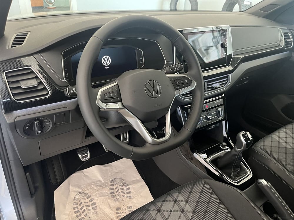 Volkswagen T-Cross nuova a Avellino (14)