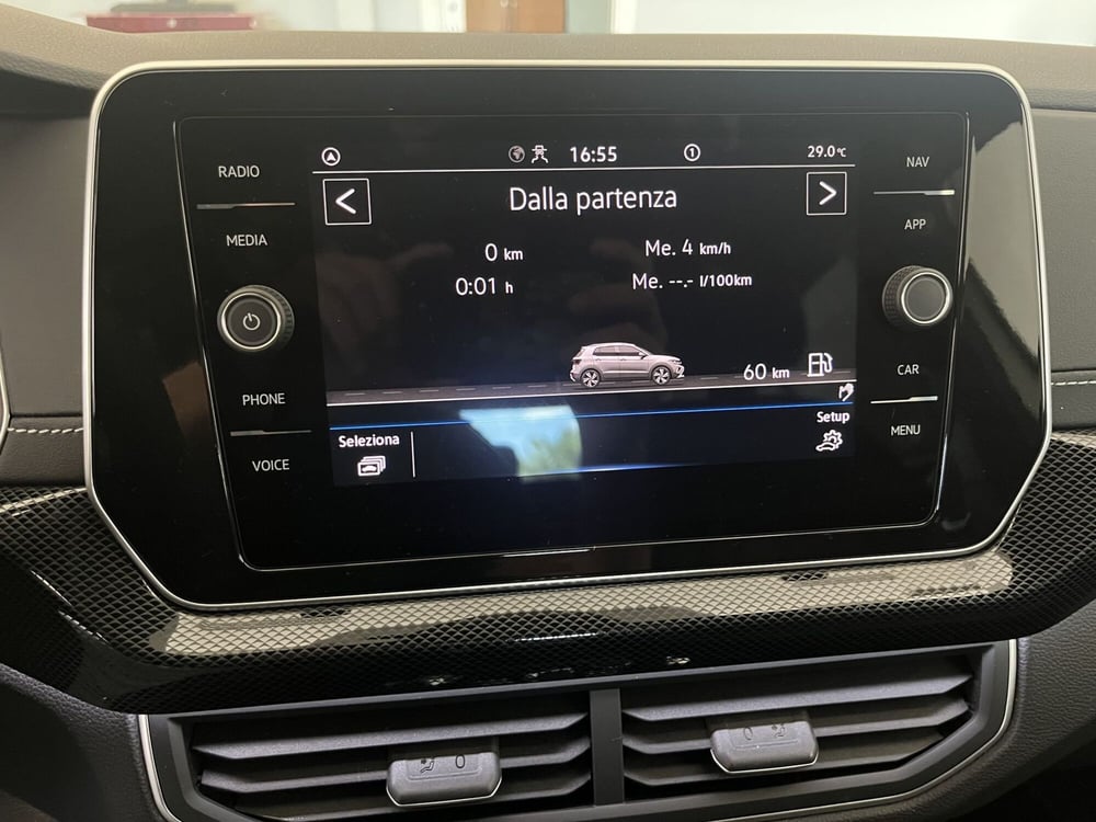 Volkswagen T-Cross nuova a Avellino (17)
