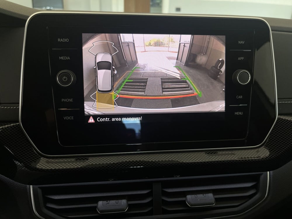 Volkswagen T-Cross nuova a Avellino (18)