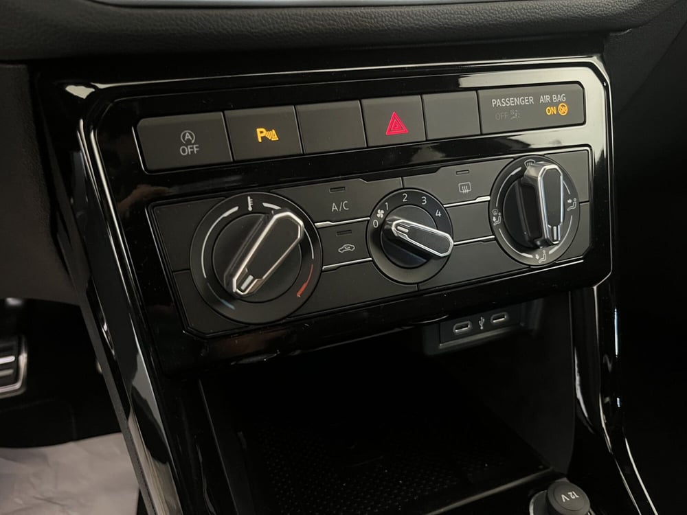 Volkswagen T-Cross nuova a Avellino (20)