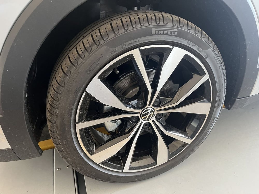 Volkswagen T-Cross nuova a Avellino (9)
