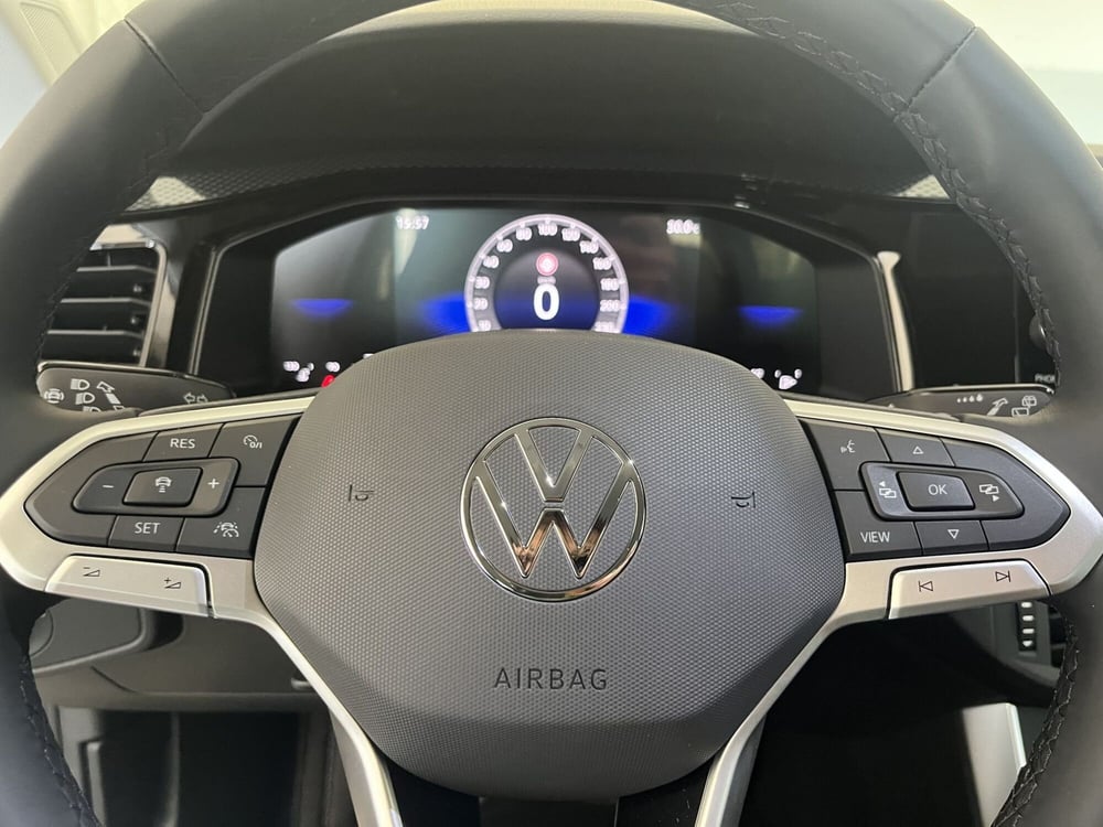 Volkswagen Taigo nuova a Avellino (10)