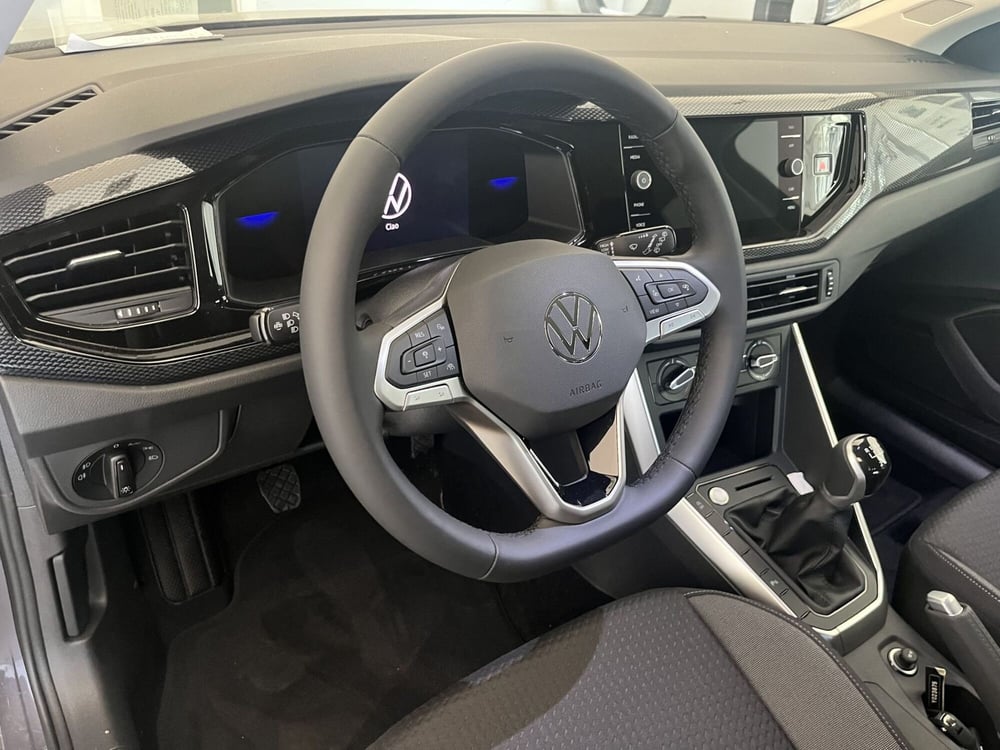 Volkswagen Taigo nuova a Avellino (11)