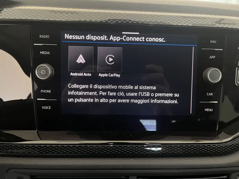 Volkswagen Taigo nuova a Avellino (13)