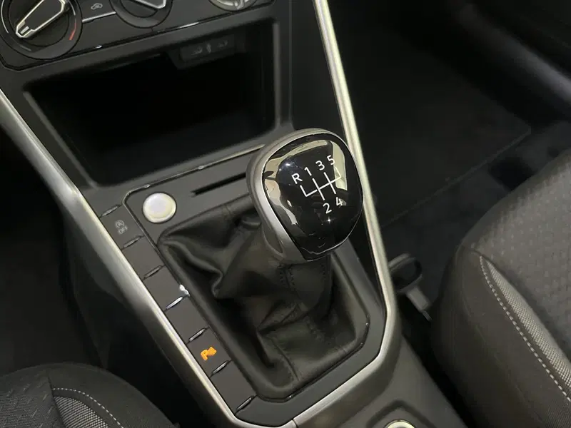 Volkswagen Taigo nuova a Avellino (16)
