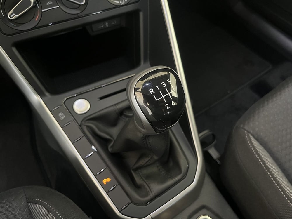 Volkswagen Taigo nuova a Avellino (16)