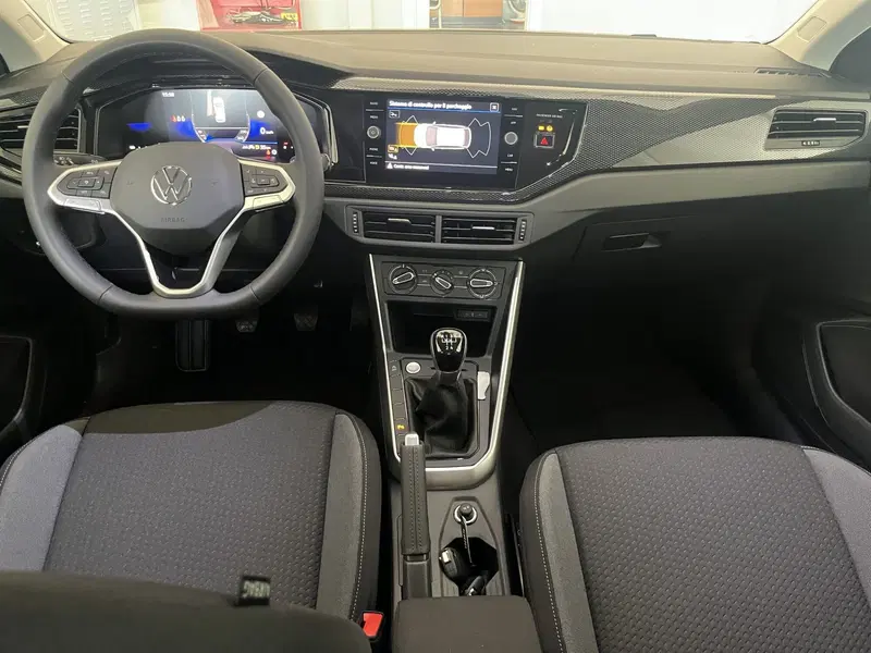 Volkswagen Taigo nuova a Avellino (18)