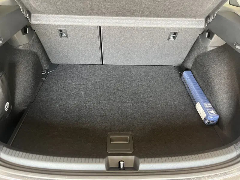 Volkswagen Taigo nuova a Avellino (6)