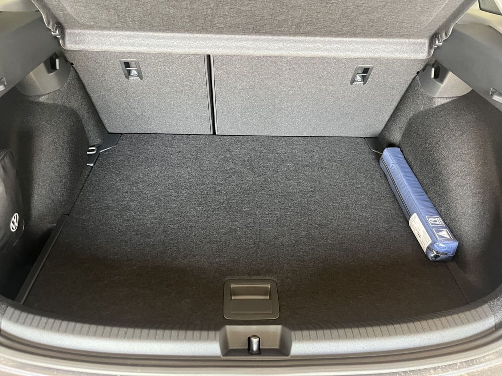 Volkswagen Taigo nuova a Avellino (6)