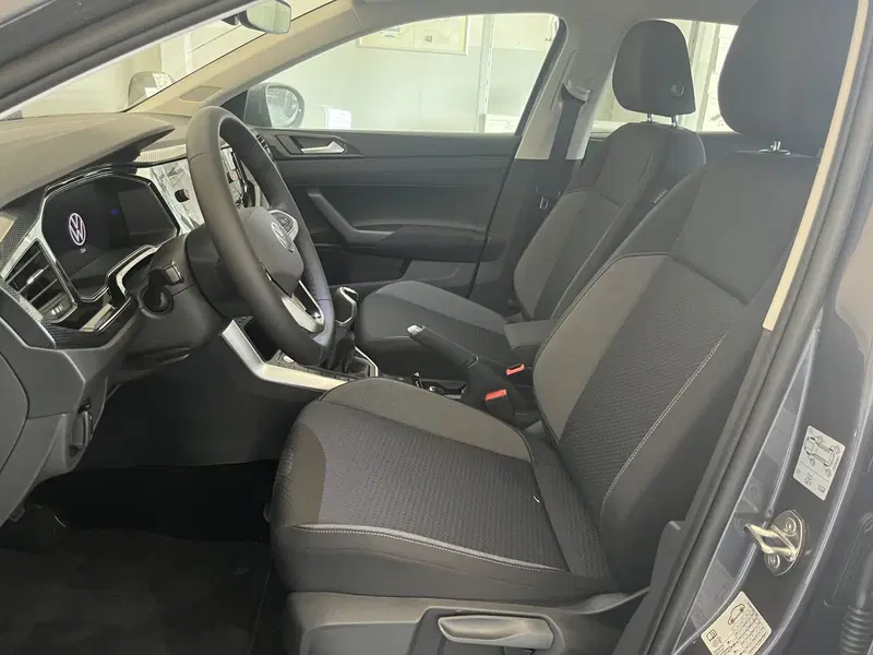 Volkswagen Taigo nuova a Avellino (8)