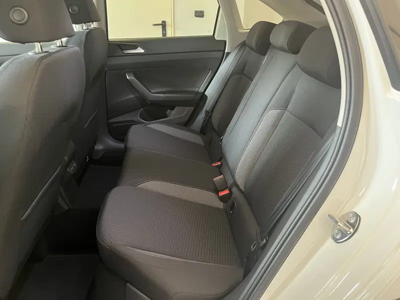 Volkswagen Taigo nuova a Avellino (15)