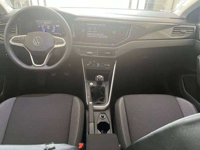 Volkswagen Taigo nuova a Avellino (16)