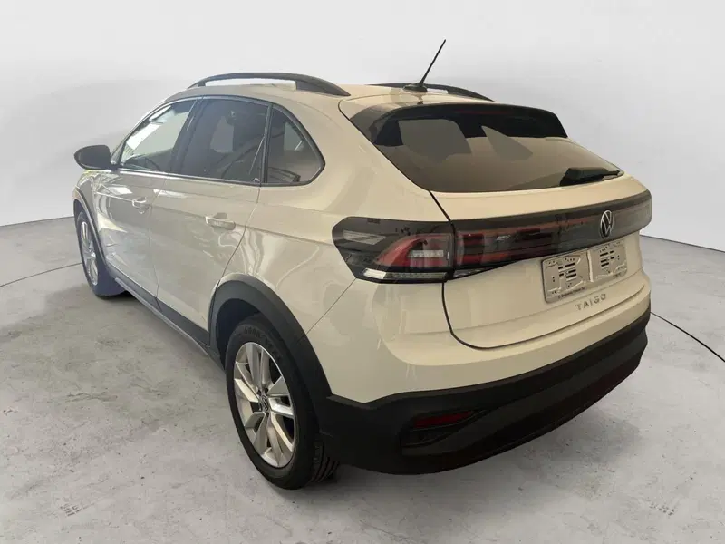 Volkswagen Taigo nuova a Avellino (3)