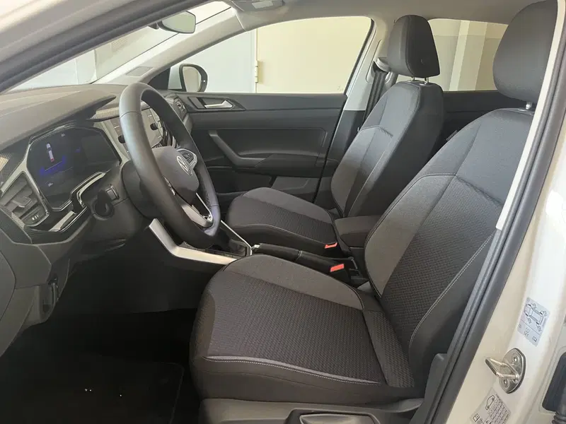 Volkswagen Taigo nuova a Avellino (7)