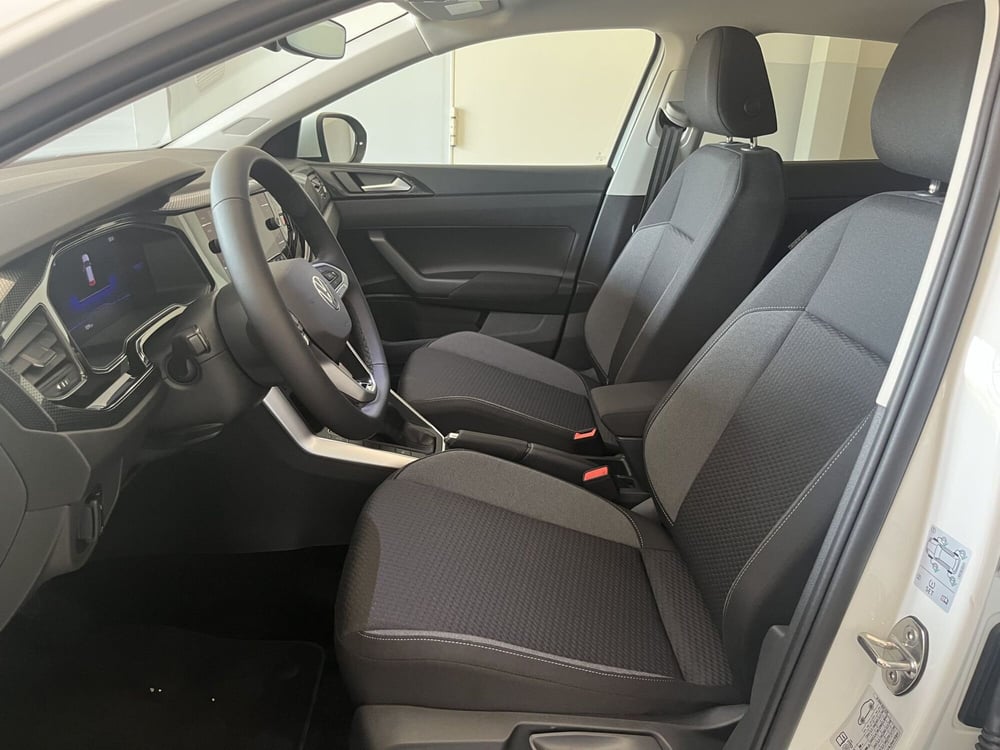 Volkswagen Taigo nuova a Avellino (7)