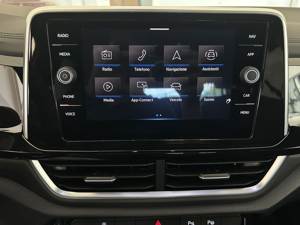 Volkswagen T-Roc nuova a Avellino (12)