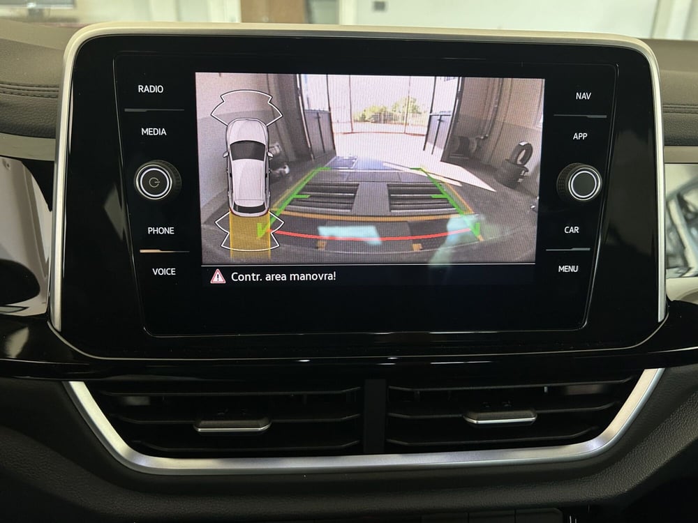 Volkswagen T-Roc nuova a Avellino (14)