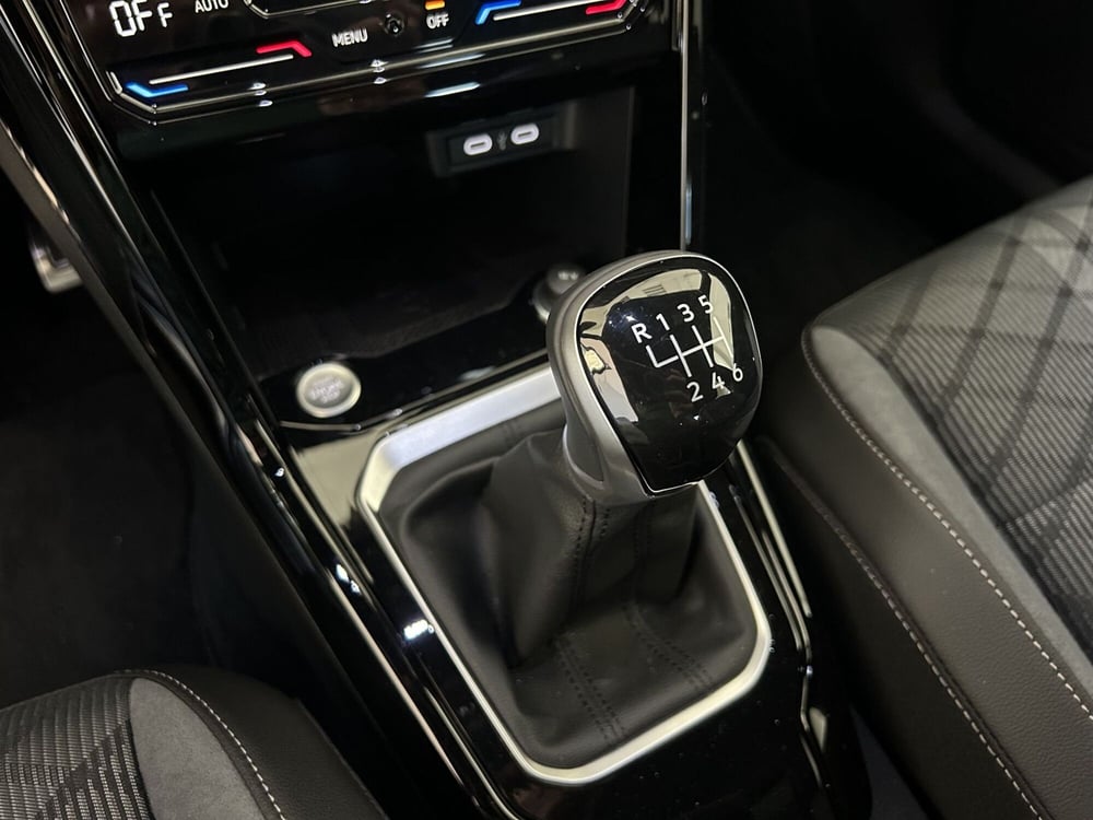 Volkswagen T-Roc nuova a Avellino (16)