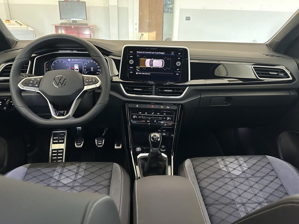 Volkswagen T-Roc nuova a Avellino (18)