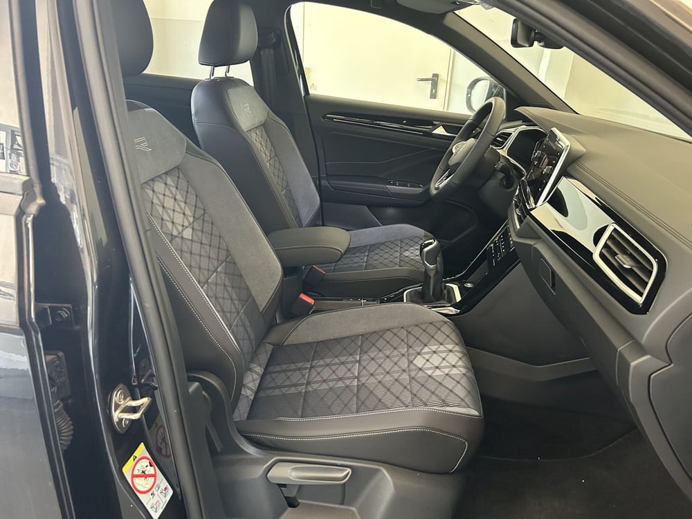 Volkswagen T-Roc nuova a Avellino (20)