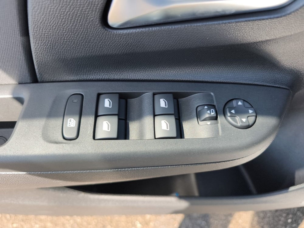 Opel Corsa nuova a Frosinone (8)