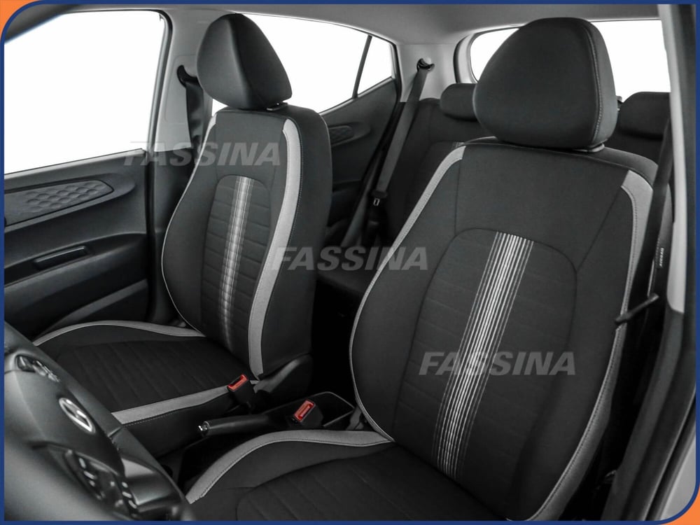 Hyundai i10 nuova a Milano (8)