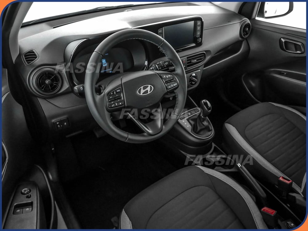 Hyundai i10 nuova a Milano (9)