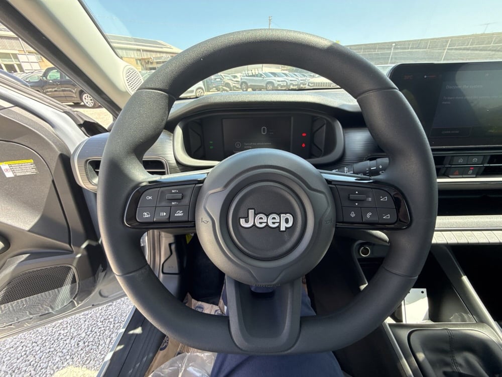Jeep Avenger nuova a Palermo (8)