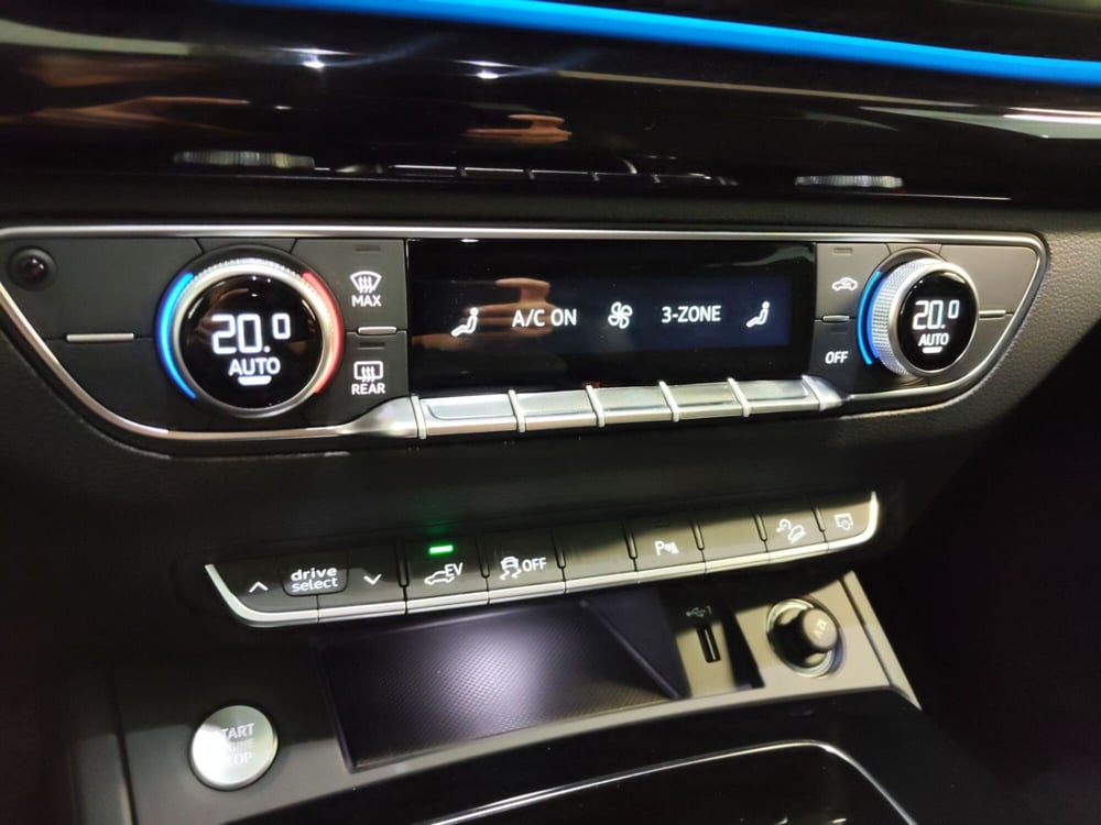 Audi Q5 Sportback nuova a Modena (12)