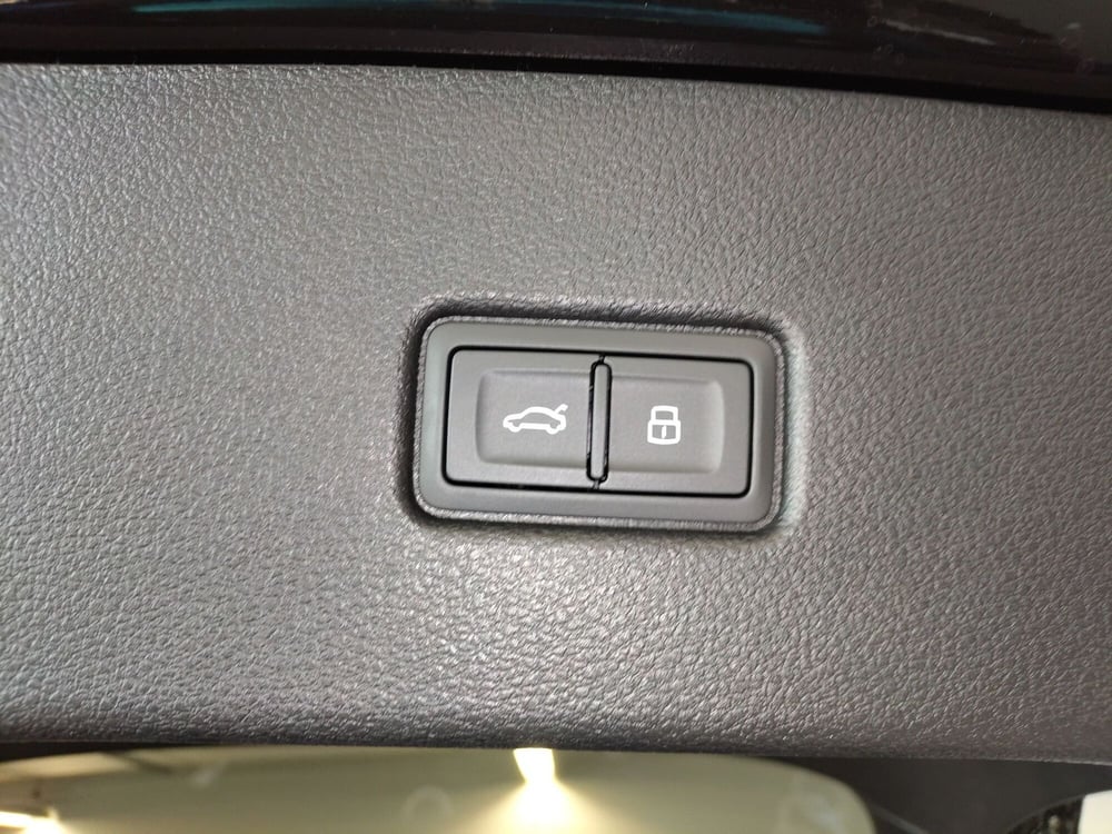Audi Q5 Sportback nuova a Modena (15)
