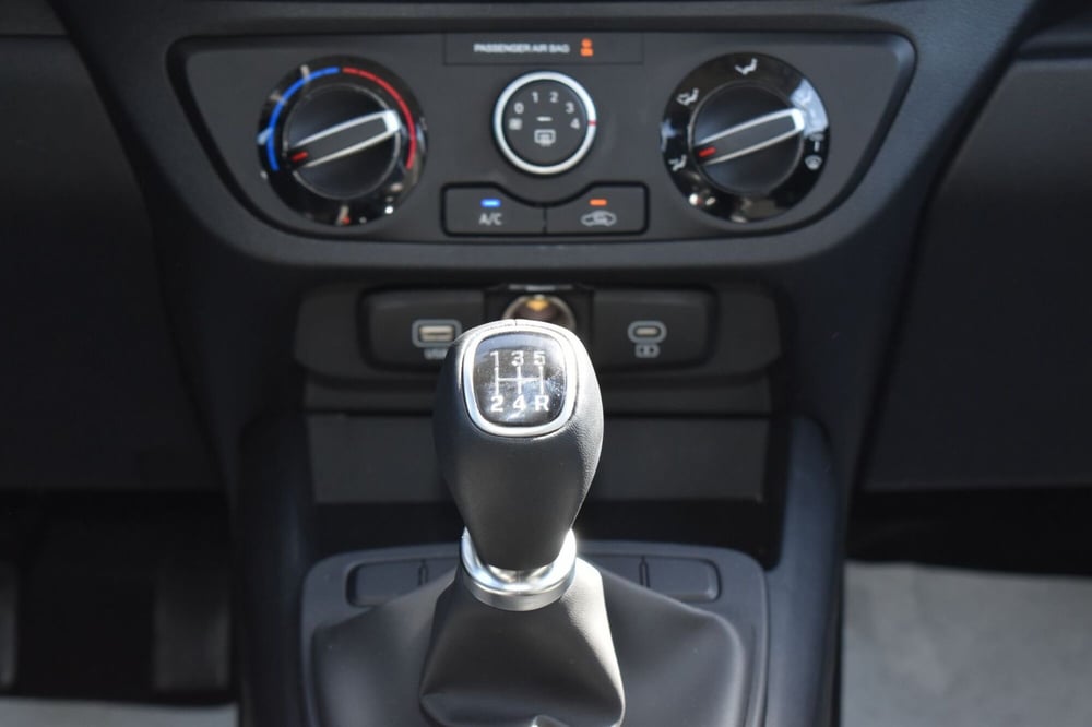 Hyundai i10 nuova a Catania (14)