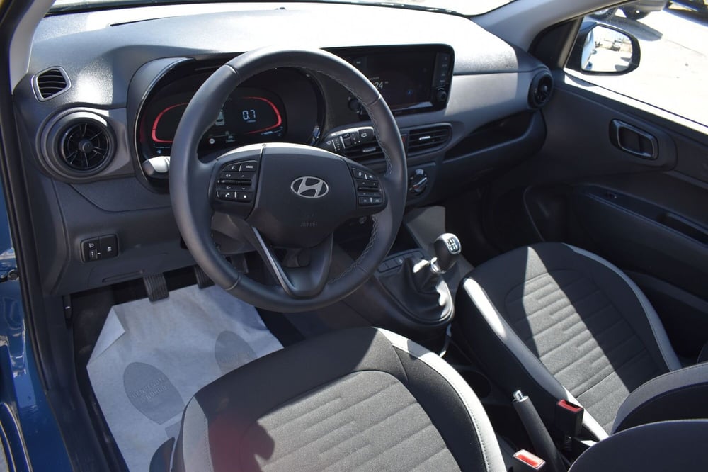 Hyundai i10 nuova a Catania (7)