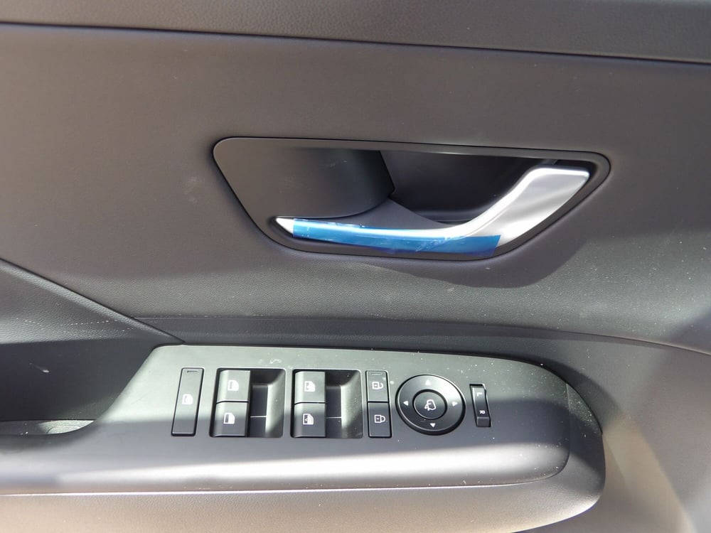 Hyundai Kona nuova a Catania (10)