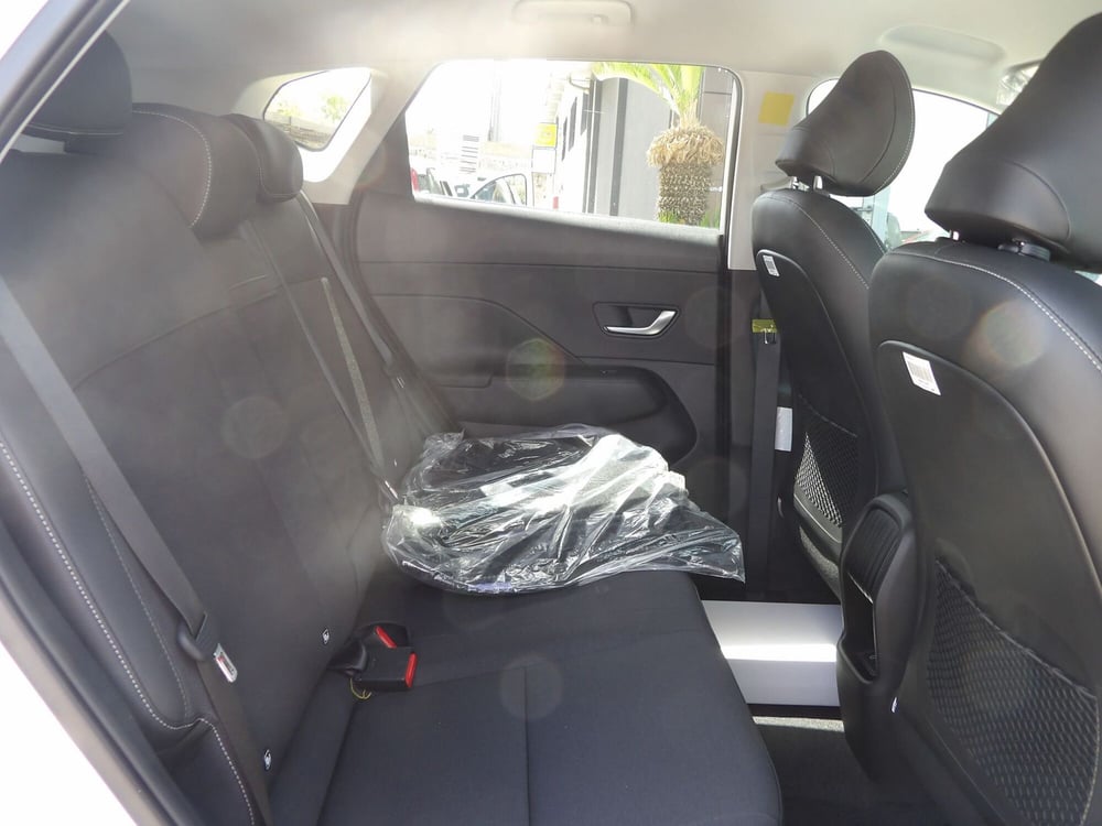 Hyundai Kona nuova a Catania (14)